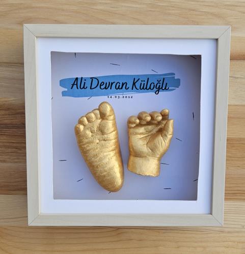 Kişiye Özel Mavi İsimli Masif Renk Çerçeve ile El ve Ayak Heykel Kiti