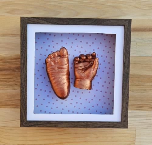 Ceviz Renk Çerçeveli Pembe Puantiyeli İç Fon El ve Ayak Heykel Kiti