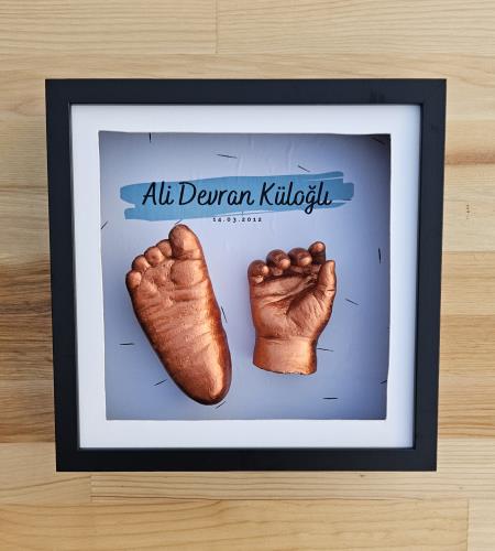 Kişiye Özel Mavi İsimli Siyah Çerçeve ile El ve Ayak Heykel Kiti